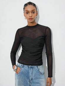 MAIJA Atasan Crop Tanpa Punggung Model Halter Neck dengan Detail Lipatan di Bagian Depan untuk Musim Panas - Hitam - View 5