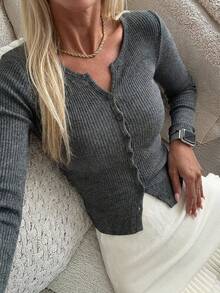 DAZY Women's Solid Color Single-Breasted Ribbed Long Sleeve Cropped T-Shirt - Grey - View 3