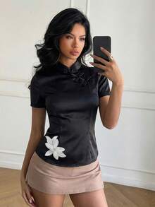 Aloruh 女士3D立体花卉装饰纽扣设计短袖中国风衬衫 - 黑色 - 查看 5