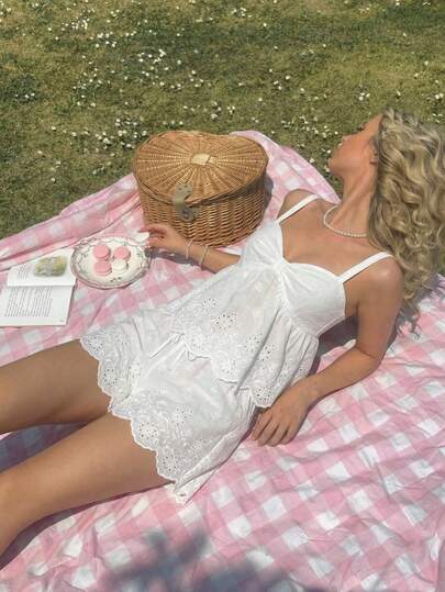 CovetEZ Conjunto de top de camisola con fruncido bordado y shorts con cordón en la cintura para mujer, conjunto de vestir casual para vacaciones