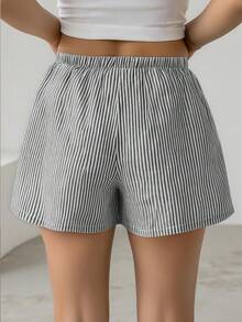SHEIN Shorts de rayas de tiro bajo para adolescentes para vacaciones de verano, shorts casuales para la playa y el hogar - Negro - Ver 2
