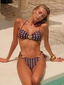 Swim Chiccia 女士夏季沙滩波点印花金属贝壳装饰挂脖系带性感比基尼泳装套装 - 彩色 - 查看 2