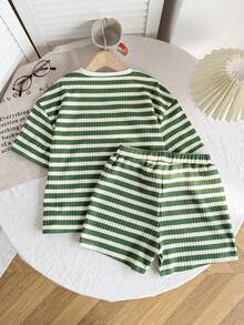SHEIN Tween Girl Green Striped Raglan Top And Tie Waist Shorts 2 Pieces Casual Set - Green - View 2