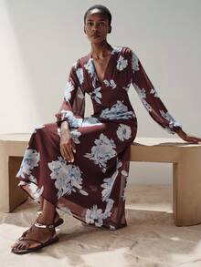 Aveloria Modichic Đầm maxi chiffon in họa tiết hoa lớn ngẫu nhiên, phối màu nâu sô cô la và xanh nhạt, kiểu dáng cổ điển Pháp tự nhiên, thanh lịch, tinh tế, lãng mạn, phù hợp cho công sở, du lịch, đa năng. Thiết kế cổ chữ V sâu, tay dài phồng, thắt eo. - Nhiều màu - Xem 1
