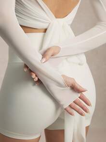Activina 纯色圆领插肩袖镂空短款修身运动背心 - 白色 - 查看 3