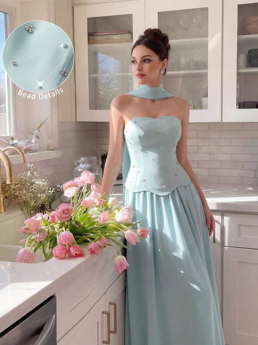 Modelyn 优雅薄荷绿修身连衣裙，缀满精美装饰，版型优美，适合春夏穿着。