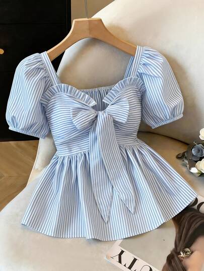 Franclia Blusa/camisa casual/de trabajo/de vacaciones para mujer con mangas de pétalo, lazo delantero, cintura recogida y bajo acampanado a rayas azules