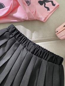 SHEIN Playful Pals Bộ 2 món cho bé gái 0-3 tuổi, thích hợp mặc mùa xuân/hè, gồm áo thun cổ chữ V và chân váy xếp ly. - Bụi hồng - Xem 6