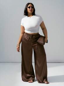 Hourglow 大码女士抗皱缎面直筒宽松裤，适合情人节，适合沙漏型身材，棕色缎面裤，夏季穿着。 - 棕色 - 查看 3