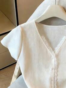 SHEIN PETITE Hàng mới về: Áo khoác cardigan mềm mại, thoải mái, kiểu dáng thường ngày, thích hợp cho các bữa tiệc, phối cùng áo sơ mi dệt kim cổ chữ V phối ren tương phản, thích hợp cho mùa xuân/hè. - trắng - Xem 3