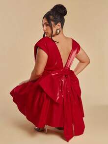 SHEIN BAE Sweet Plus-Size Dress With Red Bow For Valentine's Day In Spring/Summer. - Red - View 1
