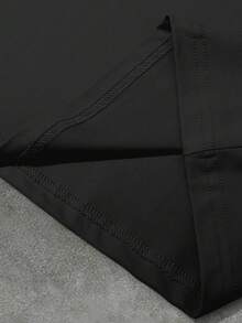 Manfinity EMRG 男士休闲字母印花 Polo 衫，夏季 - 黑色 - 查看 3