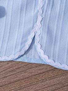 SHEIN 2 st/set elegant semesteroutfit för flickor, enfärgad texturerad puffärmskjorta och linneklänning, kontrasterande blommönster, lämplig för vår-/sommarresor och strandkläder - Babyblå - Visa 5
