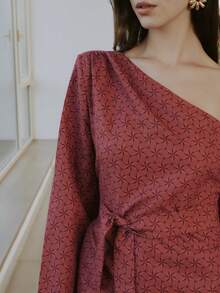 Nöista Conjunto de dos piezas, top asimétrico de un solo hombro con manga larga y pantalones acampanados de cintura alta a juego, todo en tela de satén jacquard. Primavera, verano, evento formal, look diario, Pascua, coordinado, conjunto de dos piezas. Invitado de boda. - Óxido marrón - Ver 10