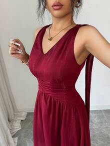 Modelyn 女士优雅浪漫闪亮V领系腰酒红色连衣裙，适合约会、度假、通勤、家庭聚会、春夏穿着 - 紅色 - 查看 4