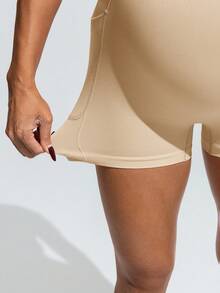 SHEIN Top y shorts deportivos de unicolor y manga corta para uso diario casual de maternidad - Caqui - Ver 6