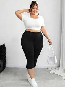 SHEIN CURVE+ 女士纯色休闲修身开衩七分裤，适合运动、商务休闲、外出等场合，风格复古，也适合教师穿着，七分裤款式多样，是夏季女士的理想选择。 - 黑色 - 查看 9