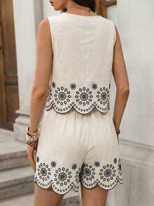 SHEIN Clasi 无袖刺绣上衣和短裤棉质套装 - 米色 - 查看 2