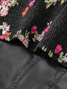 SHEIN MOD 大码女士复古时尚刺绣吊带背心，适合春假、夏季度假、情人节、生日等场合，优雅复古，可作外出上衣、黑色碎花连衣裙、夏季性感连衣裙、束身胸衣连衣裙、抹胸连衣裙等。 - 黑色 - 查看 5
