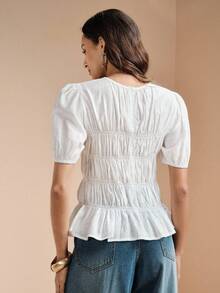 Arave 女士天丝面料修身花瓣袖褶裥收腰休闲通勤上衣 - 白色 - 查看 5