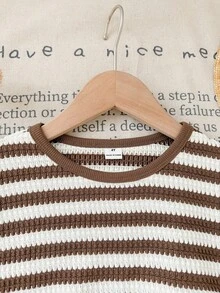 LMoss Kids Bộ 2 món gồm áo thun cổ tròn kẻ sọc và quần short cho bé gái. - Màu nâu  Mocha - Xem 6