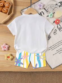 Bộ đồ 2 món cho bé gái kiểu dáng nghỉ hè, gồm áo thun ngắn tay in hình vỏ dừa và hình sao biển nhiều màu sắc, thích hợp cho hoạt động ngoài trời mùa hè. - Nhiều màu - Xem 2