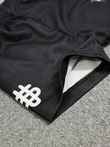 SHEIN Playful Pals Bộ đồ thể thao 2 món cho bé trai sơ sinh/trẻ nhỏ, in chữ PSALM23, cổ chữ V phối màu, tay ngắn và quần short, thiết kế cổ chữ V với chất liệu vải lưới, phong cách thể thao Mỹ, bộ đồ năng động, thích hợp cho mùa hè, phù hợp cho bé từ 6 tháng đến 3 tuổi. - Đen và trắng - Xem 4