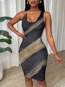 Glamine Gaun Bodycon Tanpa Lengan Slim Fit Berlipit Motif Tie Dye untuk Pakaian Tahun Baru - Coklat - View 3
