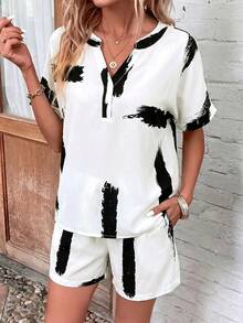 EMERY ROSE Conjunto de 2 piezas con top de manga corta con cuello en pico y estampado total y shorts con bolsillos en diagonal para mujer - Blanco y Negro - Ver 5