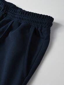 Manfinity Homme 男士短袖 Polo 衫套裝，海軍藍與白色夏季休閒度假 2 件套，老錢風白色 Polo 衫與短褲套裝 - 寶藍色 - 查看 7