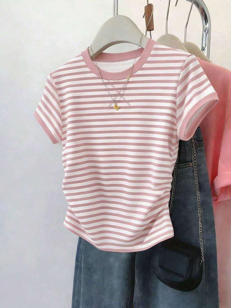 少女条纹印花针织T恤,休闲粉白条纹T恤,适合夏季,个性化T恤,女童印花T恤,适合春夏穿着,轻盈舒适,充满春日气息,夏日氛围,春夏穿搭,轻松舒适,时尚女童套装,休闲装,儿童花卉图案服装,春夏套装,新款,清凉舒适,春日休闲,夏日假期 - 白色 - 查看 1