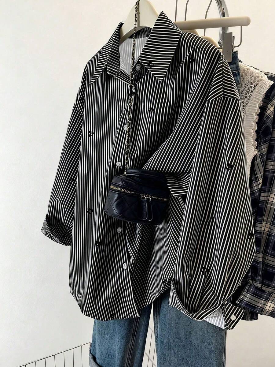 Resyla Áo nữ, họa tiết sọc anh đào in toàn thân, thiết kế tươi mát và nhẹ nhàng, áo kiểu Ins, áo blouse nữ tay dài dáng rộng thoải mái, áo hai mặt, quà tặng cho bạn thân và bạn gái, áo quà tặng ngộ nghĩnh, áo nữ mùa thu đông mới, quà tốt nghiệp mùa thu/đông, quà tựu trường, quà tốt nghiệp, quà tặng giáo viên nữ, quà tựu trường mùa thu, quà năm mới, quà Giáng sinh - màu đen - Xem 1