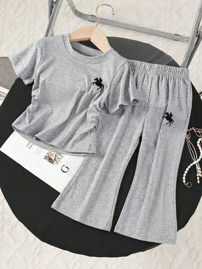 SHEIN 浅灰色百搭两件套女婴/幼儿套装，简约马匹印花短袖上衣和喇叭裤