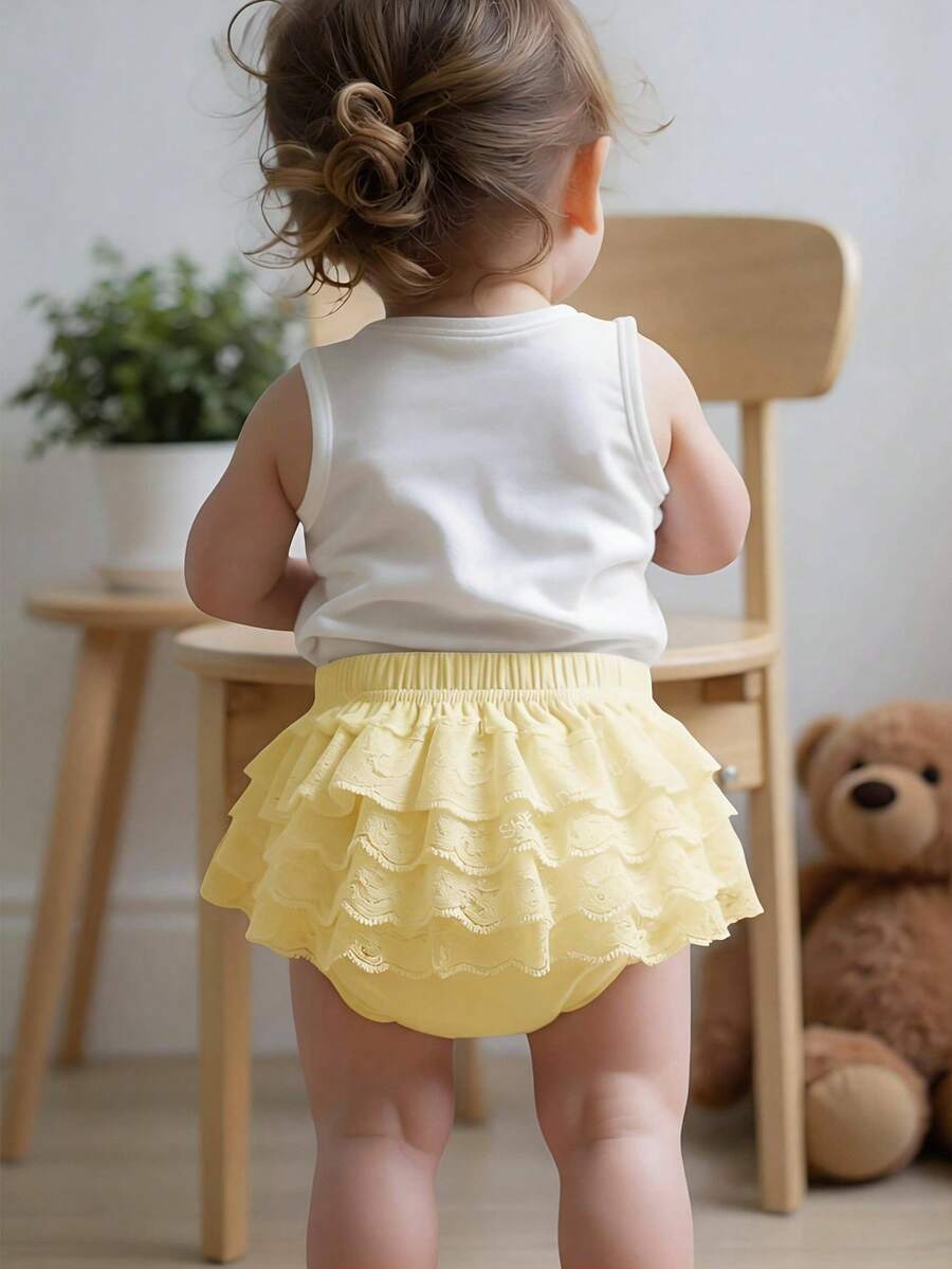 SHEIN Vintaside Kids 一件装 女婴新生儿可爱甜美时尚优雅休闲经典黄色荷叶边蕾丝层叠荷叶边纯色柔软质地弹力腰带套穿多层灯笼裤尿布裤短裤柔软轻薄透气轻盈短裤裙裤裤子下装灯笼裤三角裤服装日常穿着生日派对拍照道具礼物复活节连衣裙配饰节日游戏服春夏秋季 - 黃色 - 查看 1