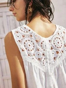 SoleilVie 女士波西米亚风夏季度假镂空蕾丝拼接荷叶边后背纽扣闭合露背宽松无袖透气白色棉质背心 - 米色 - 查看 5