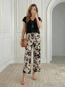 EMERY ROSE Cổ chữ V tay cánh Áo Và In hoa Quần Bộ - màu đen - Xem 1