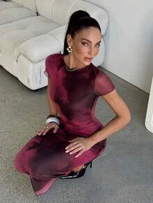 Lavishia 女士抽象印花中长连衣裙，春夏款 - 玫紅色 - 查看 5