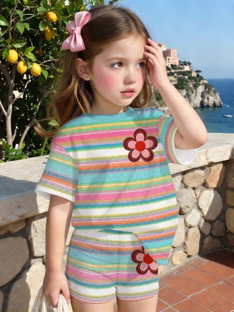 SHEIN 一套女婴休闲甜美可爱彩虹条纹碎花印花彩色短袖圆领T恤和短裤套装,适合日常玩耍、外出、度假、春夏穿着。 - 彩色 - 查看 1