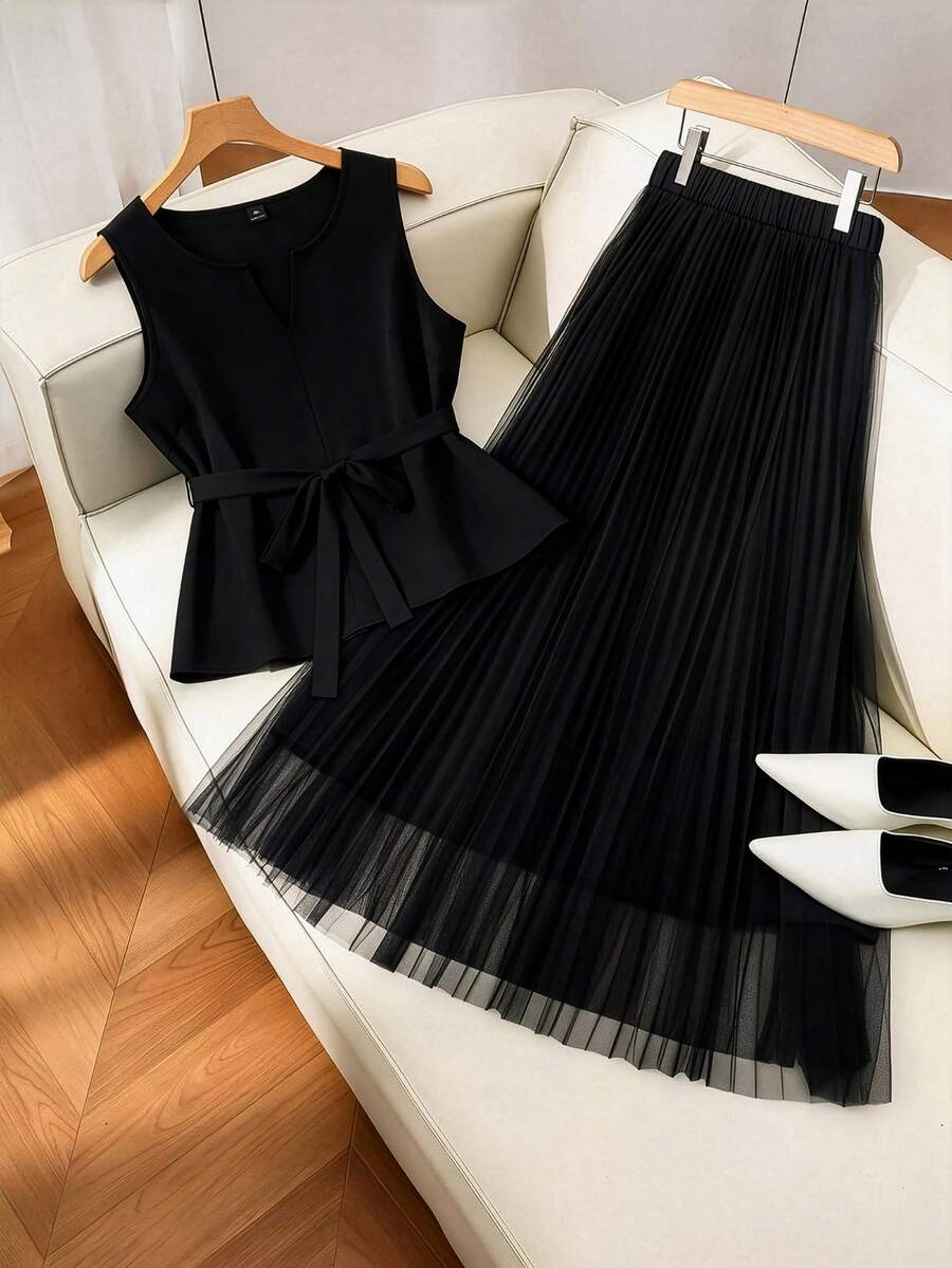GlowEve CURVE Plus Size Women Solid Color Round Neck Top And Mesh Skirt Casual 2-Piece Set, Suitable For Dates And Outings - Black - View 1