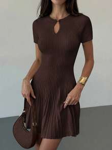 Aloruh Women's Elegant Commuter Minimalist Beige Knit A-Line Dress - Maroon - View 5