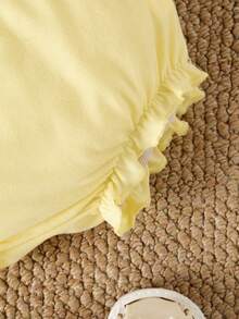 SHEIN Vintaside Kids 一件装 女婴新生儿可爱甜美时尚优雅休闲经典黄色荷叶边蕾丝层叠荷叶边纯色柔软质地弹力腰带套穿多层灯笼裤尿布裤短裤柔软轻薄透气轻盈短裤裙裤裤子下装灯笼裤三角裤服装日常穿着生日派对拍照道具礼物复活节连衣裙配饰节日游戏服春夏秋季 - 黃色 - 查看 5