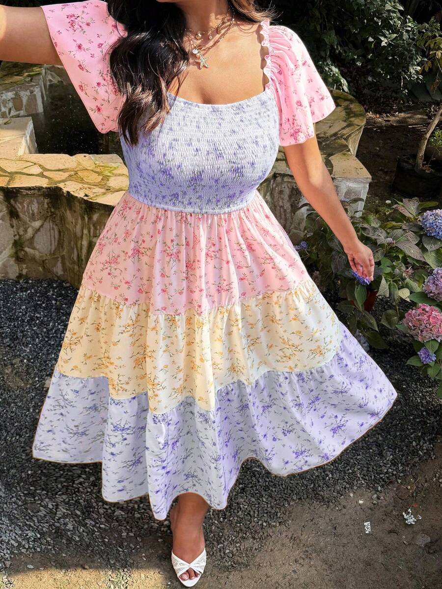 Lyrianda 大码方领荷叶袖碎花撞色褶皱优雅复古可爱休闲中长连衣裙，适合女性，适合度假、派对、休闲等场合。 - 彩色 - 查看 1