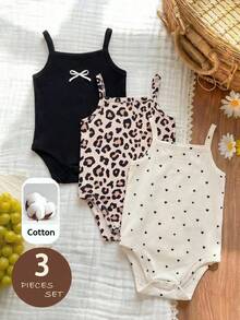 SHEIN LMoss Kids 3件套女婴针织纯色蝴蝶结装饰连体衣+豹纹连体衣+爱心图案连体衣套装 - 彩色 - 查看 3