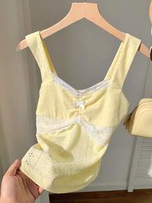 Comfortcana 2026春夏新款女式透明黄色撞色提花拼接蕾丝吊带T恤，适合冬季、复活节、派对、海滩、婚礼、毕业典礼等场合，风格优雅、休闲、度假、运动、正式、Y2K、商务，饰有亮片、流苏、荷叶边、花朵和图案。 - 黃色 - 查看 6
