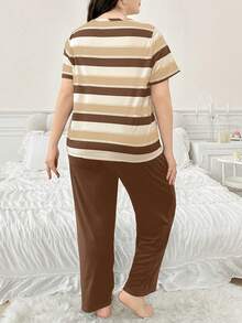 Conjunto de pijama de manga corta con estampado de rayas de color contrastante y pantalón largo de talla grande - Café integral - Ver 2