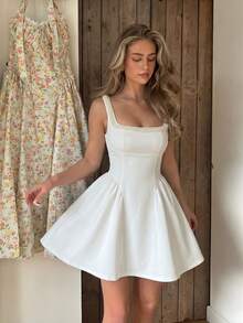 Lucivie 女士优雅性感白色方领无袖针织收腰喇叭下摆短裙 - 白色 - 查看 8