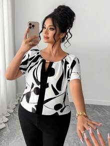 Elenzga Camisa de manga corta con cuello de barco, decoración de botones metálicos y estampado patchwork de impresión mixta aleatoria, talla grande - Blanco y Negro - Ver 5