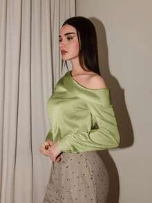 Bris Aura بلوزة ساتان طويلة الأكمام مكشكشة على الكتف بتصميم غير متماثل، أنيقة وعصرية للارتداء اليومي والمناسبات الرومانسية، مناسبة لعيد الميلاد، رأس السنة، عيد الحب، الحفلات، الشاطئ، التخرج، الموضة، المهرجانات، العطلات، حفلات الزفاف، الحفلات، المواعدة، الحفلات الموسيقية، الغداء، المطار - أخضر - مشاهدة 6