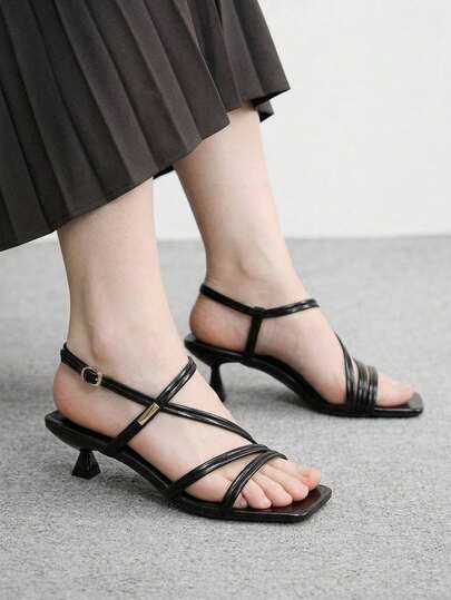 CUCCOO BIZCHIC Giày sandal nữ mùa xuân hè mới màu đen có khóa kim loại, mũi vuông, hở mũi, cao gót, gót mỏng kiểu Pháp, phối cùng váy.