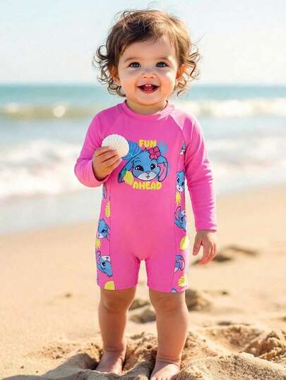 SHEIN Lindo traje de baño de manga larga para niña bebé con diseño de parches de dibujos animados y patrones divertidos, adecuado para usar en primavera y verano, uso casual, viajes, vacaciones, playa, fiestas en la piscina.